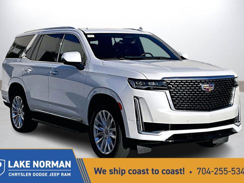 Used 2022 Cadillac Escalade Luxury image 1