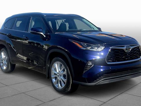 Used 2025 Toyota Highlander Limited image 2