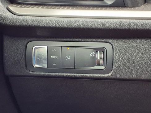 Used 2024 Chevrolet Traverse LT FWD image 19