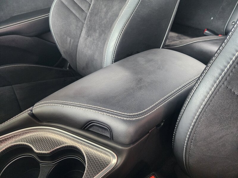 Used 2017 Dodge Challenger SRT Hellcat RWD image 48
