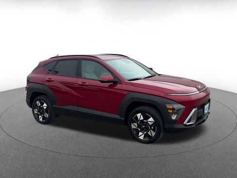 Used 2025 Hyundai Kona SEL image 2