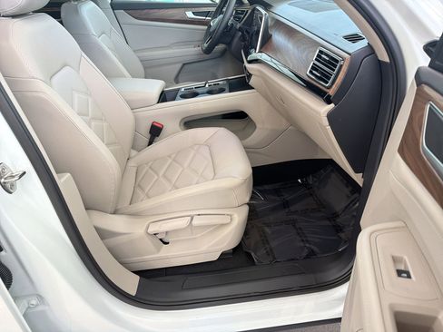 New 2026 Volkswagen Atlas SE FWD image 29