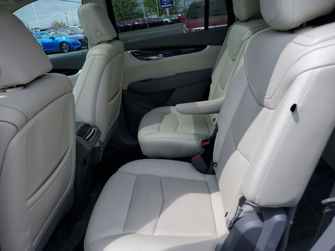 Used 2021 Cadillac XT6 Premium Luxury w/ LPO, Floor Liner Package AWD/4WD image 10