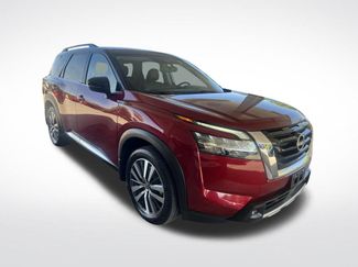 Used 2022 Nissan Pathfinder Platinum AWD/4WD video 3