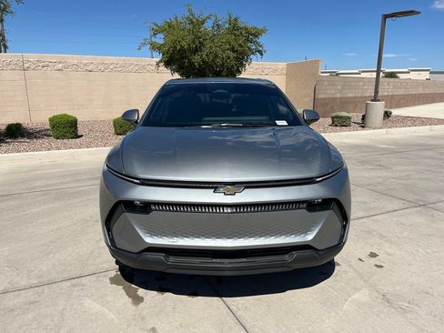 Used 2026 Chevrolet Equinox EV LT FWD image 3
