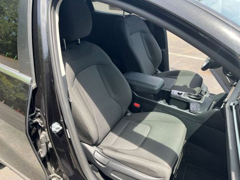 Used 2025 Kia Sportage LX AWD/4WD image 35