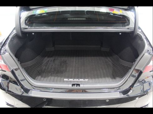 Used 2021 Toyota Camry XSE w/ Navigation Upgrade Package FWD image 19