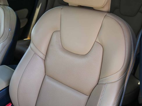 Used 2023 Volvo XC60 T8 Ultimate w/ Climate Package AWD/4WD image 22