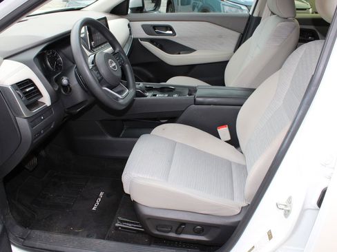 Used 2023 Nissan Rogue SV image 15