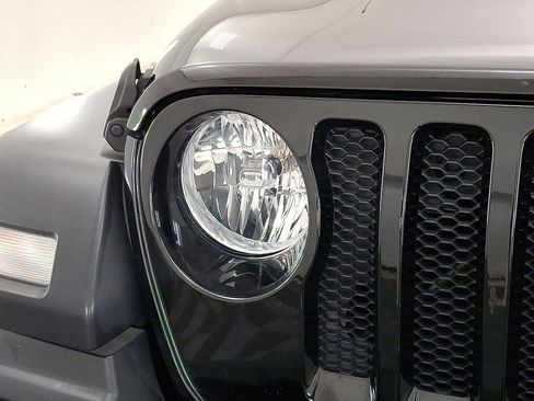 Used 2018 Jeep Wrangler Sport S image 28