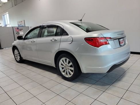 Used 2012 Chrysler 200 Touring w/ Cold Weather Group FWD image 8