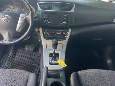 Used 2015 Nissan Sentra SV FWD image 9