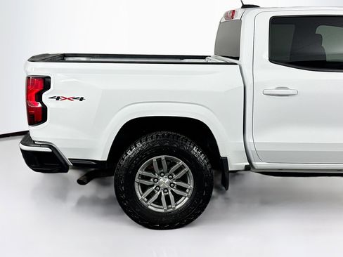 Used 2023 Chevrolet Colorado LT AWD/4WD image 40