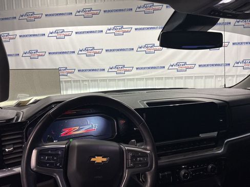 Used 2023 Chevrolet Silverado 1500 LTZ image 2