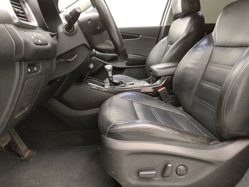 Used 2019 Kia Sorento EX image 17