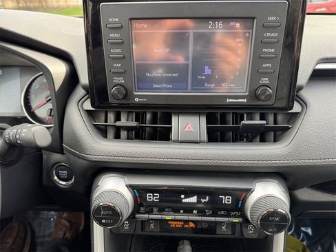 Used 2022 Toyota RAV4 XLE image 22