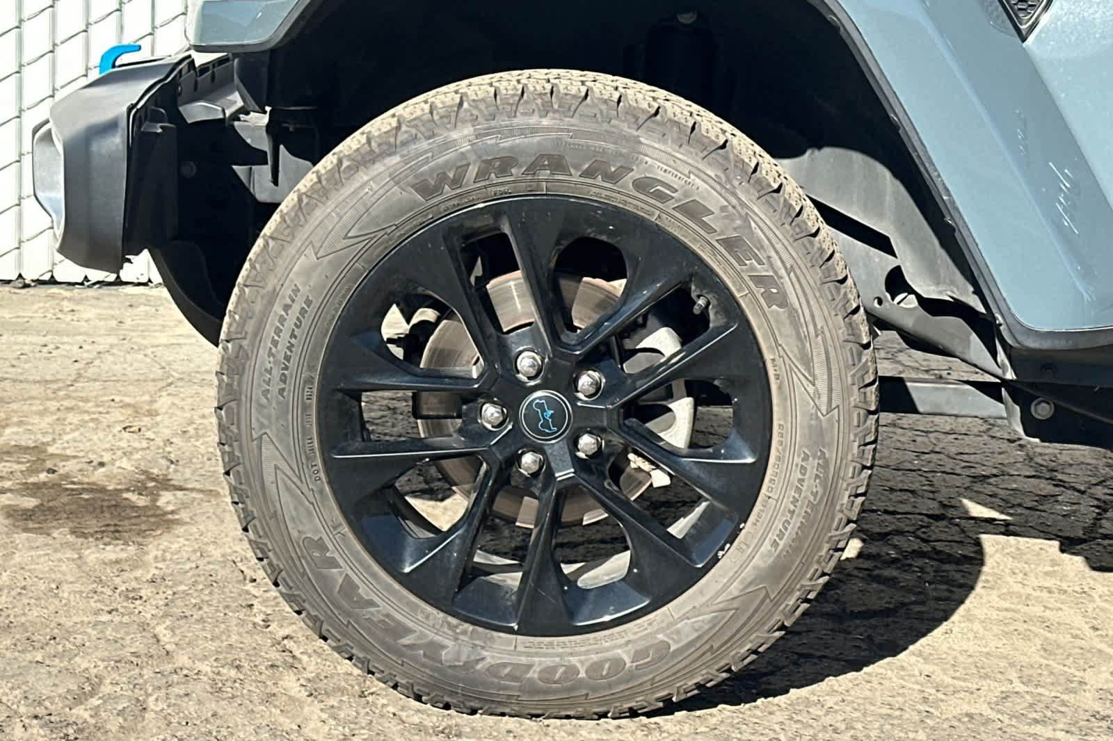Used 2024 Jeep Wrangler Unlimited Sahara AWD/4WD image 12