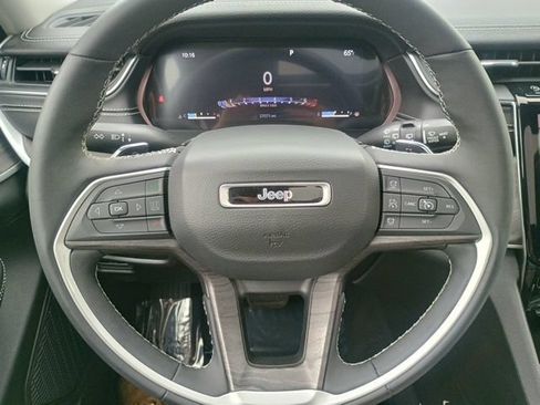 Used 2023 Jeep Grand Cherokee Limited AWD/4WD image 29