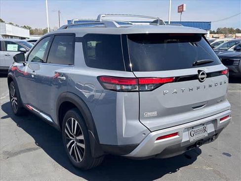 Used 2025 Nissan Pathfinder Platinum w/ Cargo Package image 5