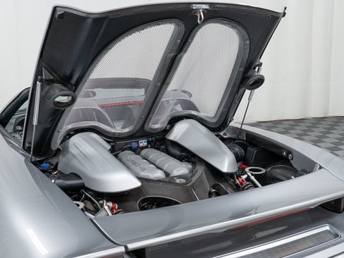 Used 2005 Porsche Carrera GT RWD image 14