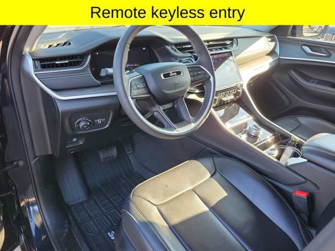 Used 2023 Jeep Grand Cherokee L Limited w/ Luxury Tech Group II AWD/4WD image 25