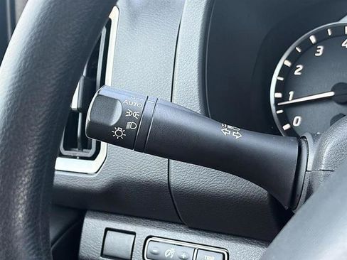 Used 2025 Nissan Frontier SV RWD image 20