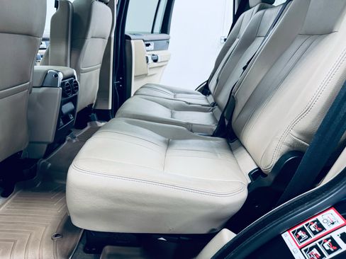 Used 2016 Land Rover LR4 HSE image 35