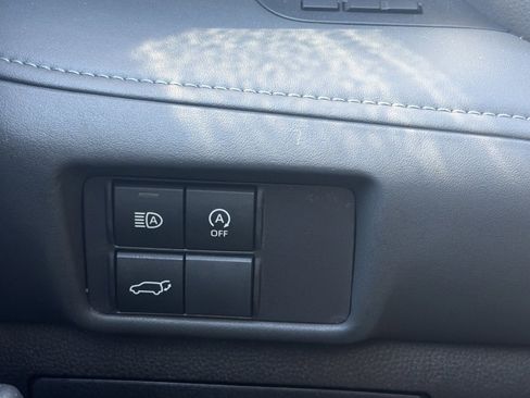 Used 2024 Toyota Highlander XLE image 26