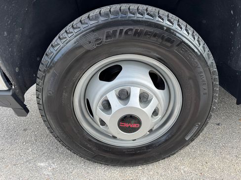 Used 2021 GMC Sierra 3500 2WD Crew Cab w/ Convenience Package image 4