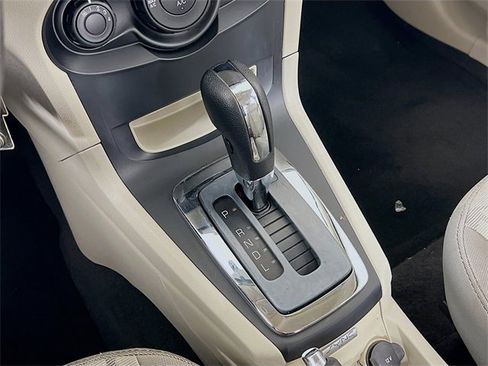 Used 2013 Ford Fiesta SE image 19