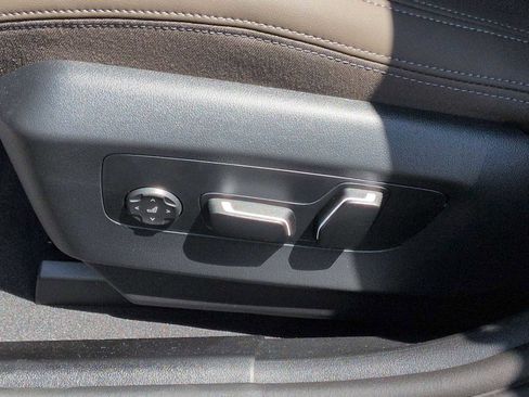 New 2026 BMW i5 eDrive40 w/ M Sport Package image 18