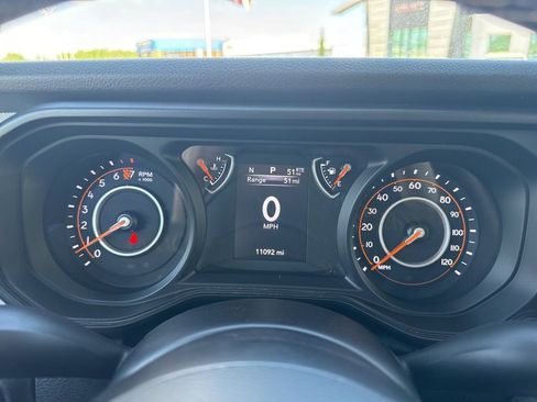 Used 2025 Jeep Gladiator Sport image 22