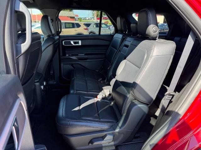 Certified 2020 Ford Explorer XLT w/ Equipment Group 202A AWD/4WD image 19