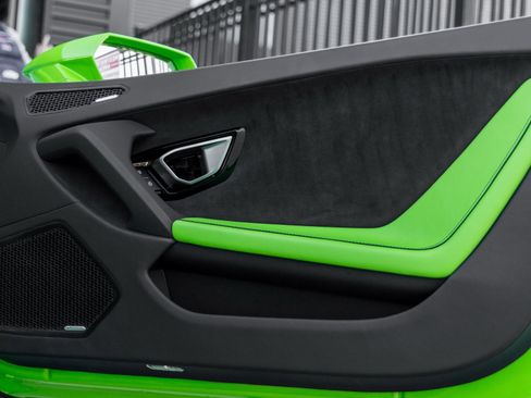 Used 2023 Lamborghini Huracan EVO image 33