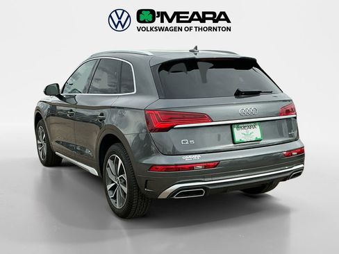 Used 2022 Audi Q5 2.0T Premium w/ Convenience Package image 3