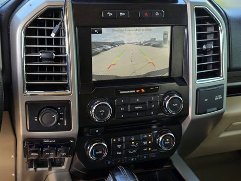 Used 2015 Ford F150 4x4 SuperCrew image 10