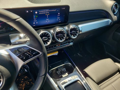 Certified 2026 Mercedes-Benz GLB 250 image 22