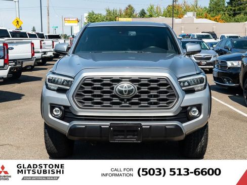 Used 2022 Toyota Tacoma TRD Off-Road w/ TRD Premium Off Road Package AWD/4WD image 2