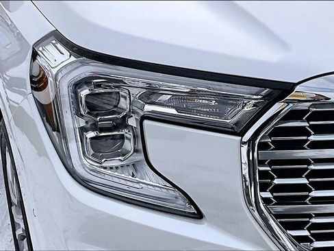 Used 2022 GMC Terrain Denali w/ Denali Premium Package image 29