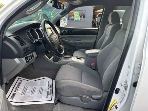 Used 2009 Toyota Tacoma PreRunner image 11