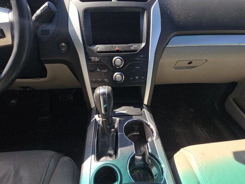 Used 2015 Ford Explorer XLT w/ Equipment Group 202A image 23