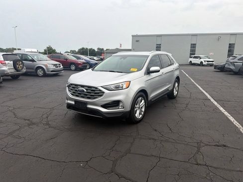 Used 2019 Ford Edge SEL w/ Equipment Group 201A FWD image 2