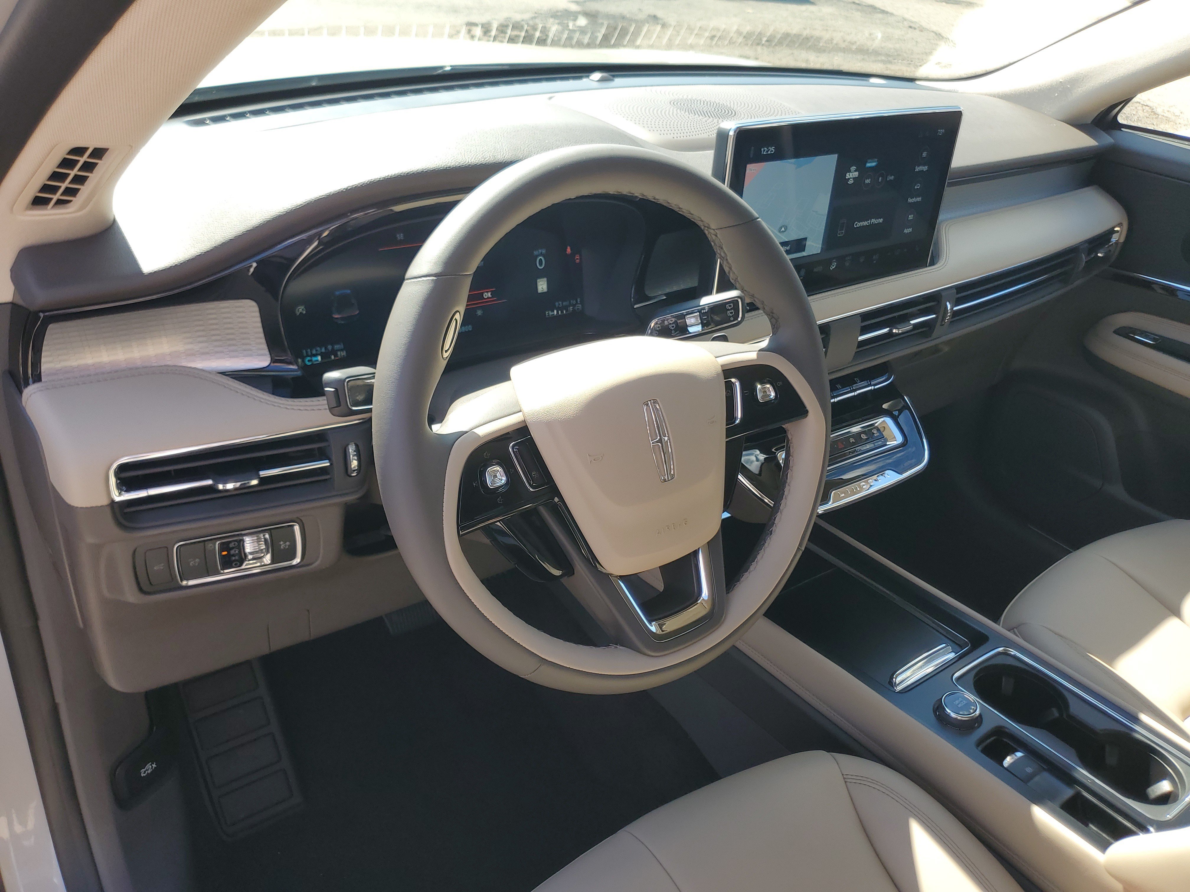 Certified 2023 Lincoln Corsair AWD image 13