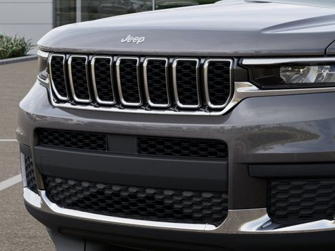 New 2025 Jeep Grand Cherokee L Laredo image 25