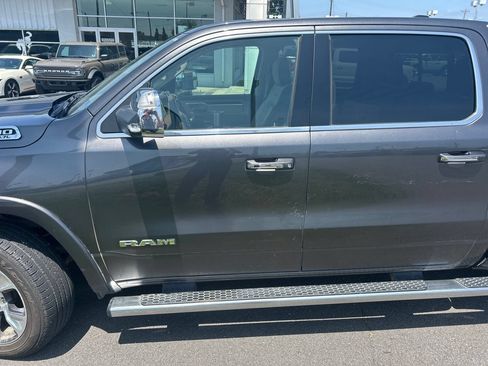Used 2019 RAM 1500 Laramie AWD/4WD image 7