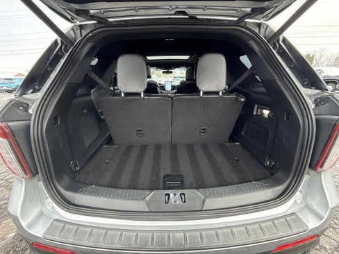 Used 2020 Ford Explorer ST w/ Premium Technology Package image 21