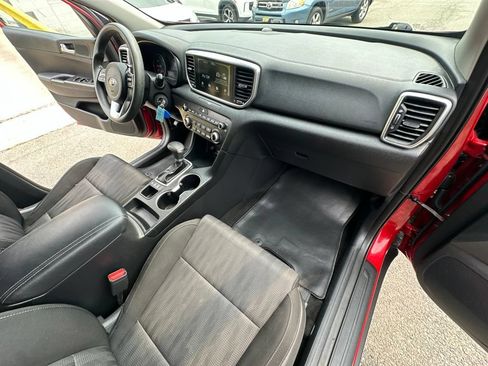 Used 2020 Kia Sportage LX AWD/4WD image 32