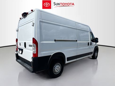 Used 2025 RAM ProMaster 2500 w/ Convenience Group FWD image 4