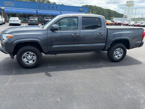 Used 2023 Toyota Tacoma SR AWD/4WD image 4