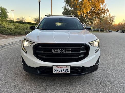 Used 2020 GMC Terrain SLE w/ Elevation Edition image 32